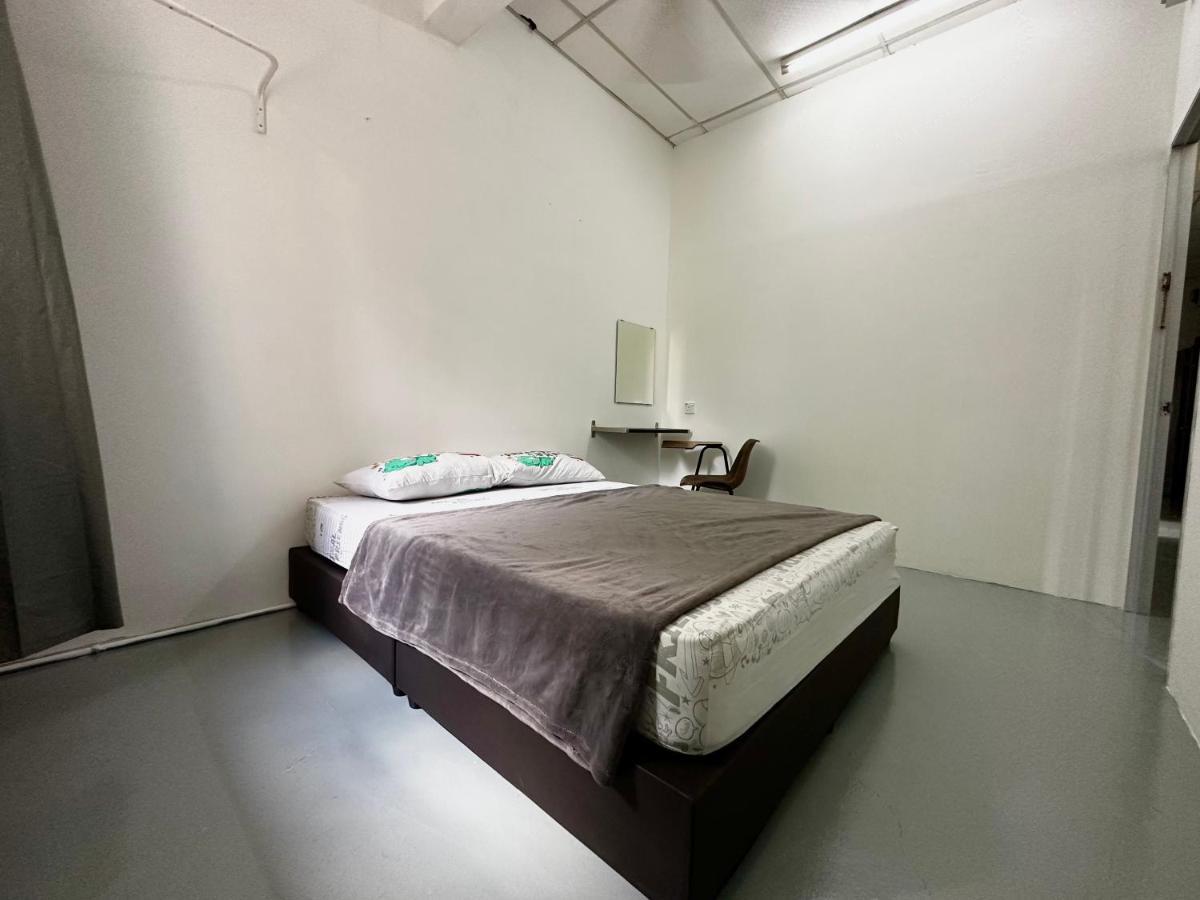 Jiaxin Dormitory-setia Indah 家馨青年旅宿 * Johor Bahru